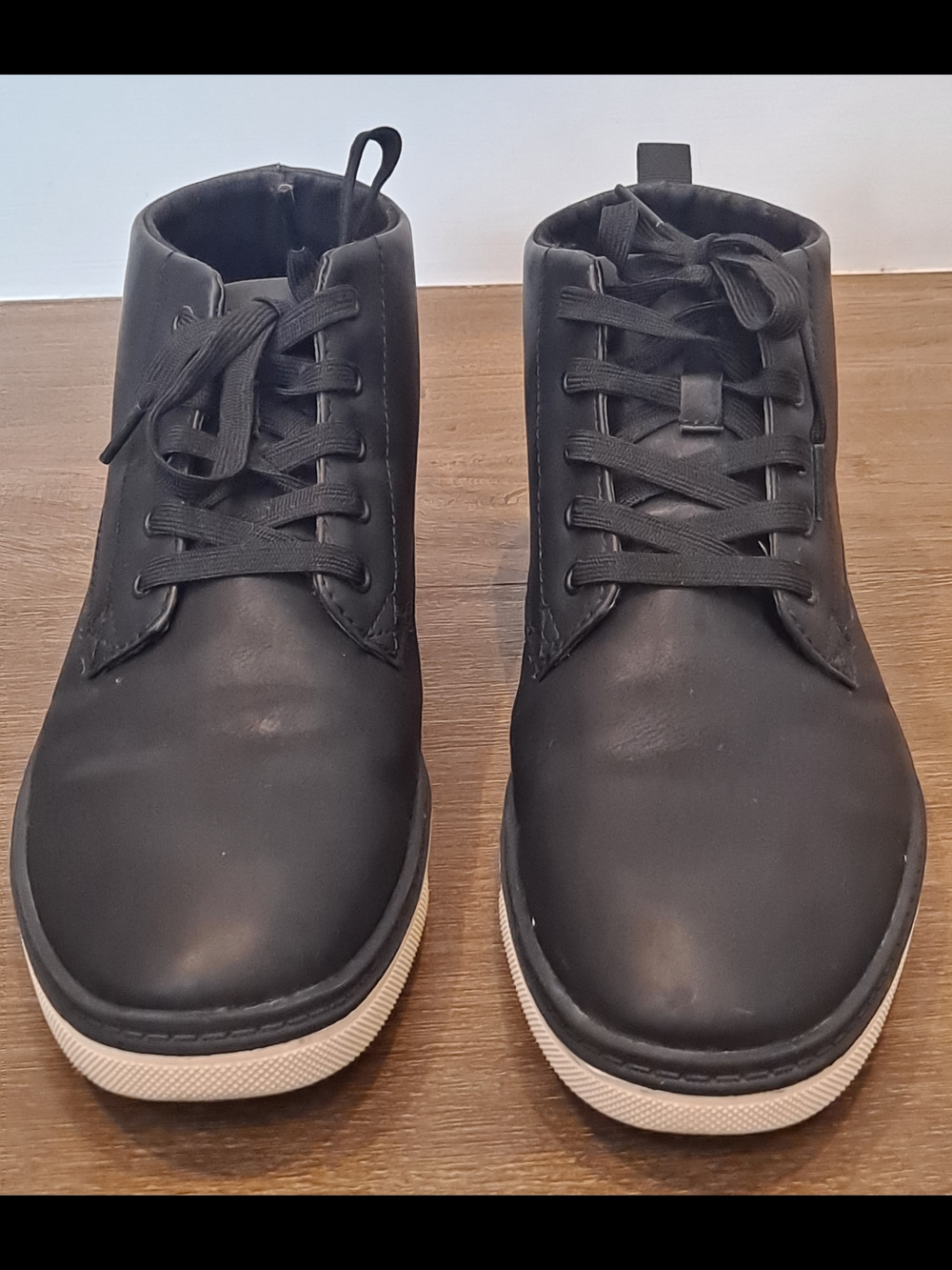 Perry Ellis Men's Black Chukka Boots with White Sole 9